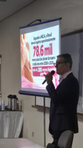 Palestra do Outubro Rosa com o mastologista Dr. Adriano Baeta na Santa Casa de Mogi das Cruzes